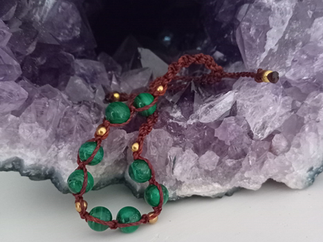 Bracciale artigianale con malachite in Macramè