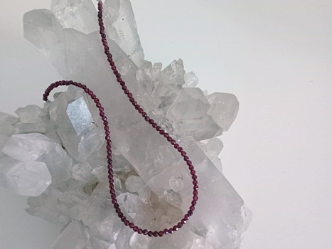 Collana Granato